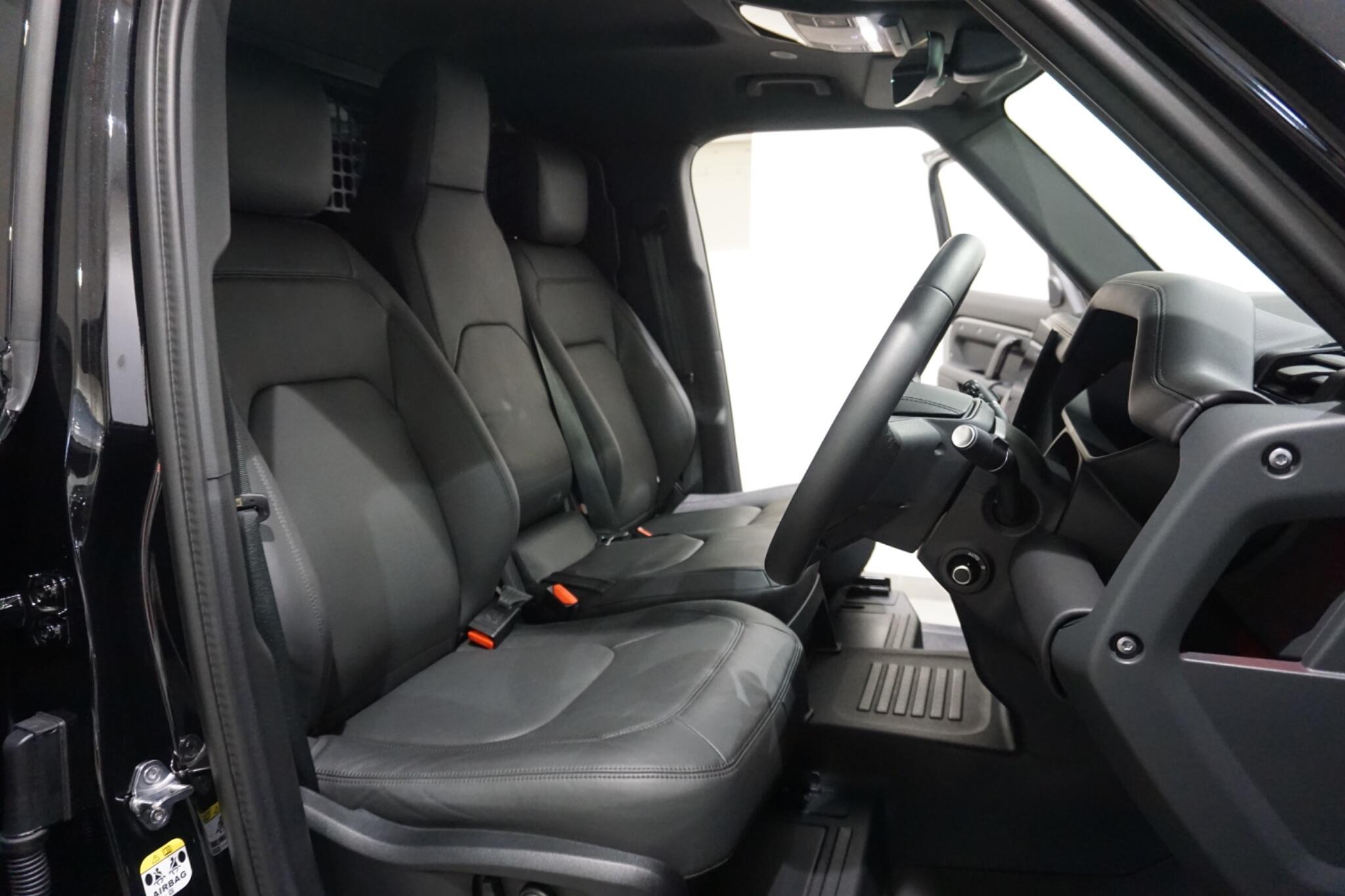 Land Rover Defender 110 3.0 D350 MHEV X-Dynamic HSE Hard Top SUV Auto 4WD MWB Euro 6 (s/s) 5dr